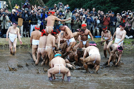 和良比裸体祭事