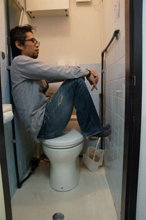 日本网站教你如何午休厕所小睡