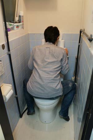 日本网站教你如何午休厕所小睡