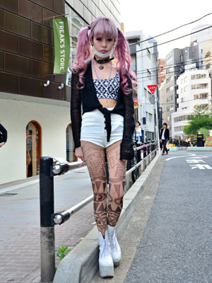 街拍：日本街头“色魔”横行霸道