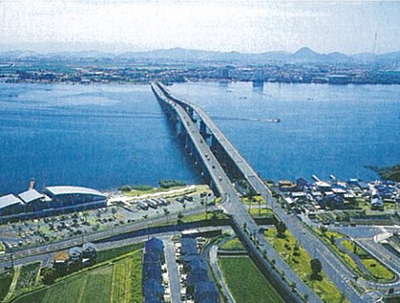 追寻中世纪兴盛的遗迹，探访充满诗情的湖族之乡