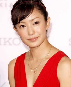 前夫大爆婚外恋 宫崎葵“失宠”广告界