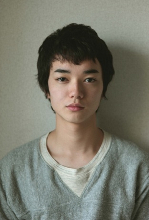 山田孝之恐怖变身“变态教师” 新电影值得关注