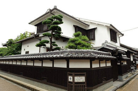 走进奈良历史街道的今井町