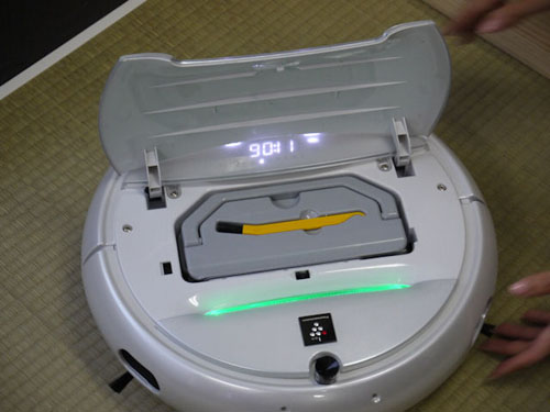 夏普发售可说关西腔及中文的自动打扫机器人