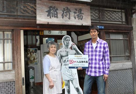 《罗马浴场》强势席卷50亿  阿部宽誓要活到100岁