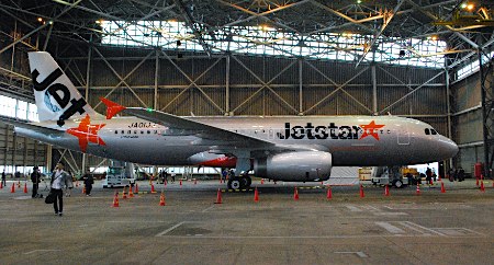 捷星日本在成田展示首架飞机