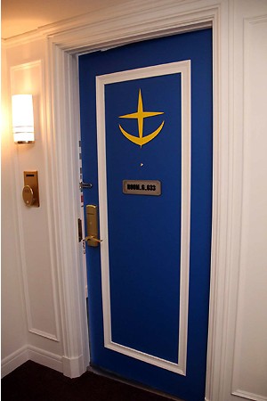 浜急行电铁27日向媒体公开了其在台场格兰太平洋大酒店开设的高达客房