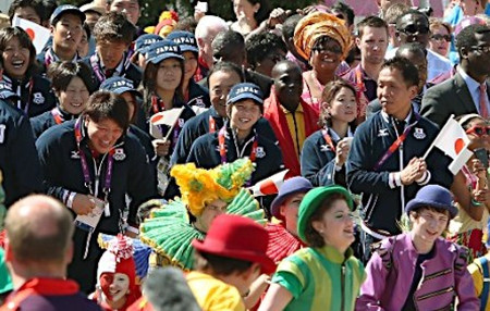 伦敦欢迎你！日本代表团进驻奥运村