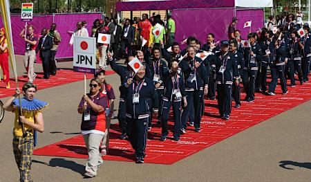 伦敦欢迎你！日本代表团进驻奥运村