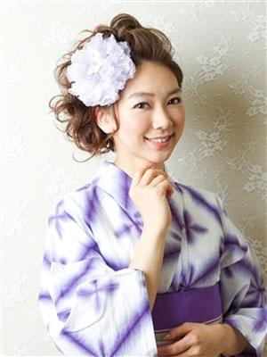 浴衣发型 演绎可爱气质风