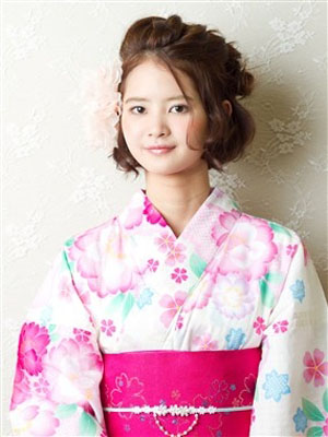 浴衣发型 演绎可爱气质风