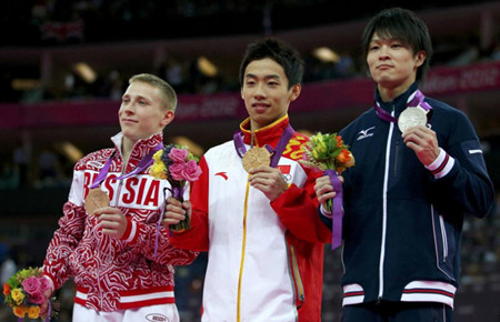 自由体操巅峰对决！内村大叔不敌中国“正太”