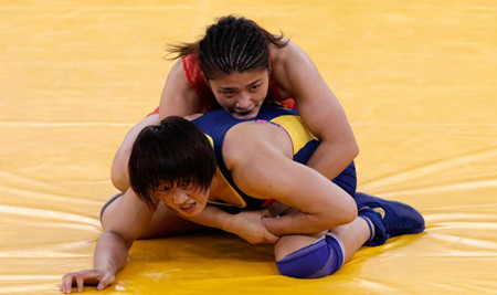 日本女将太凶猛 摔跤项目迎夺金高潮