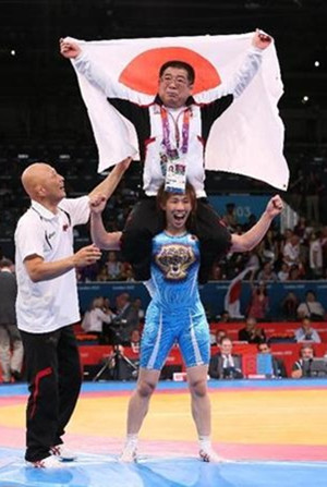 世界上最强壮的女人！吉田沙保里奥运摔跤三连冠