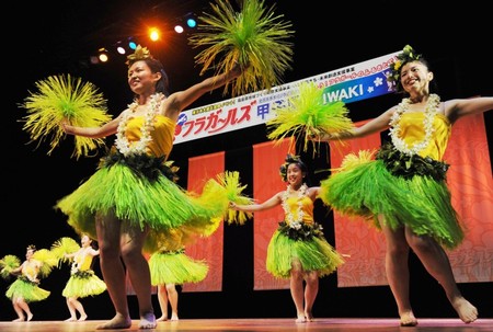 第二届“草裙舞女孩甲子园”福岛县磐城市开幕
