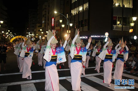 东京夏季最后的狂欢 万民同跳阿波舞