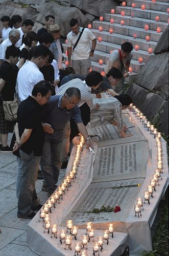 日本航空坠机事故迎来27周年举行追悼仪式