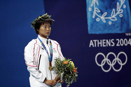 三十而立传婚讯 日本传奇女泳将结束单身