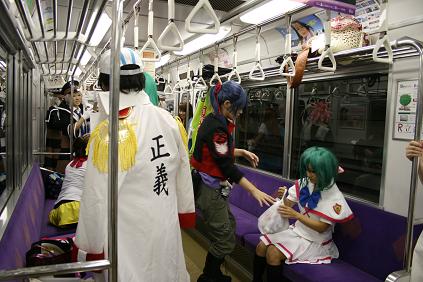 移动中的狂欢 京都地铁开通“Cosplay列车”