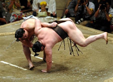 日马富士获封日本相扑第70代“横纲”