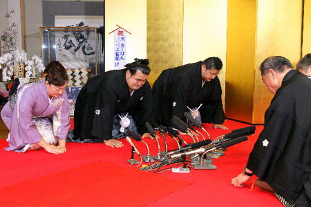 日马富士获封日本相扑第70代横纲