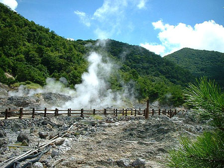 登别温泉谷，连接地狱之鬼街