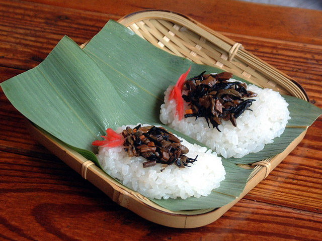 条纹竹叶寿司