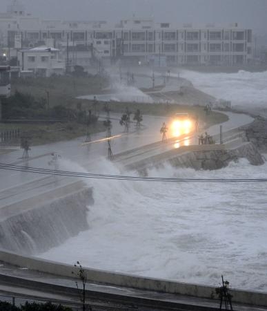 16号强台风造成冲绳鹿儿岛等地出现通信障碍