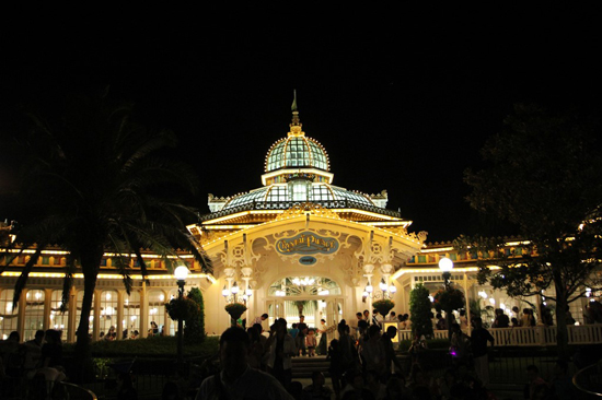 东京迪士尼万圣节主题——夜幕下的精彩世界