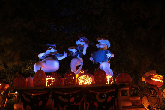 东京迪士尼万圣节主题——夜幕下的精彩世界