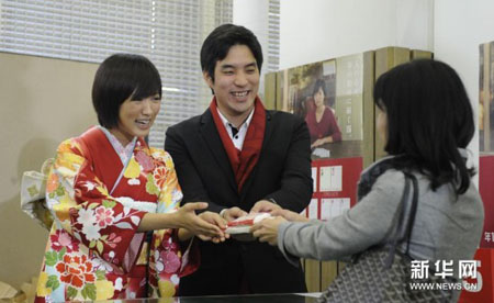 日本邮局开始发售2013年新年卡