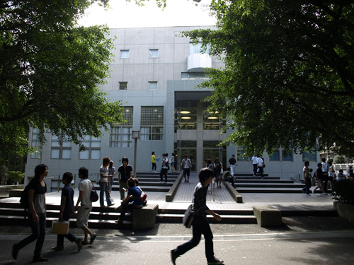 日本毕业生对大学满意度调查 北大第一东大十五