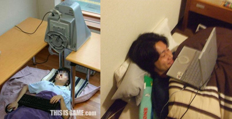 想躺着按电脑？日本推出懒人笔记本电脑架