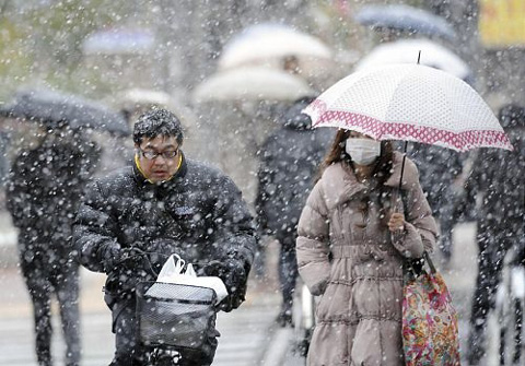 日本大范围降雪 气象厅公布今明两日降雪量