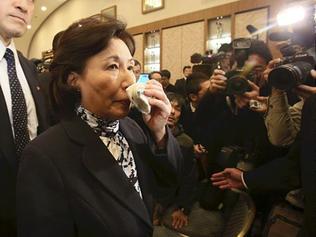 日本文科大臣田中真纪子于父亲忌日落选