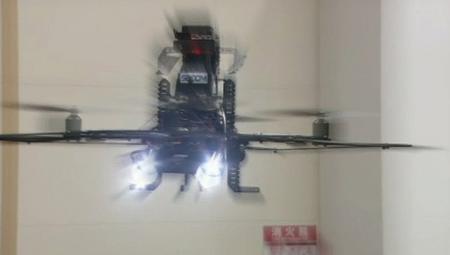 日本研发小型飞行监控机器人世界首创
