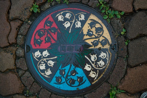 日本的井盖真的还可以做成这样！