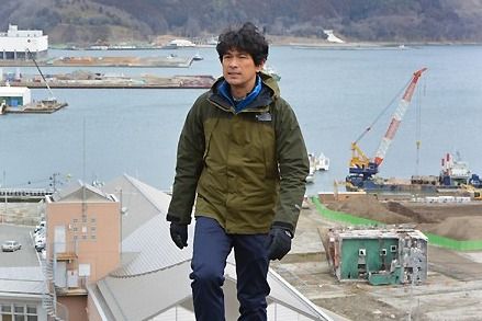江口洋介采访地震灾区做特别节目
