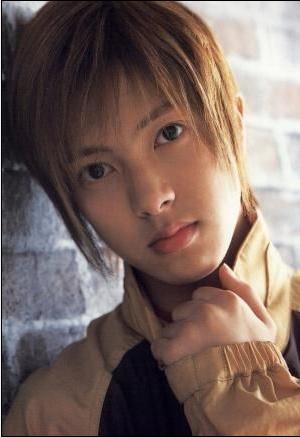 山下智久山下智久和前辈香取慎吾因合作出演电视剧《monsters》为契机