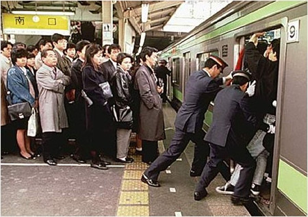 日本网友：在满员电车上确保有座位的10个窍门