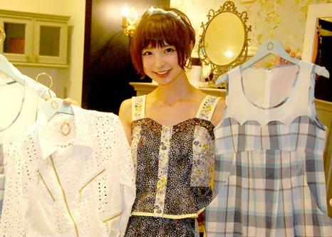 筱田麻里子原创服装店开张 多年心愿得以实现