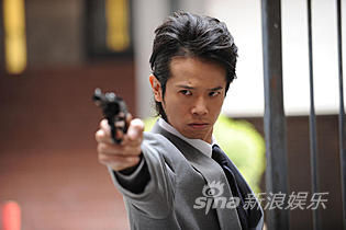 搞笑艺人庄司智春曾在微博上被某一路人留言"最近你和一个女人在