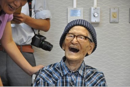 探求世界最高龄老人长寿秘诀 日本将制作长寿食谱