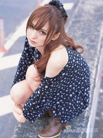 AKB48筱田麻里子做陪酒姐照片曝光