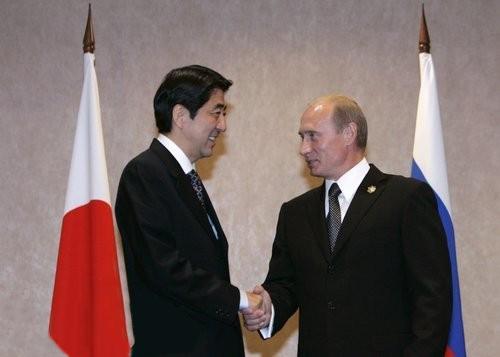 日本首相在俄罗斯推销日本食品