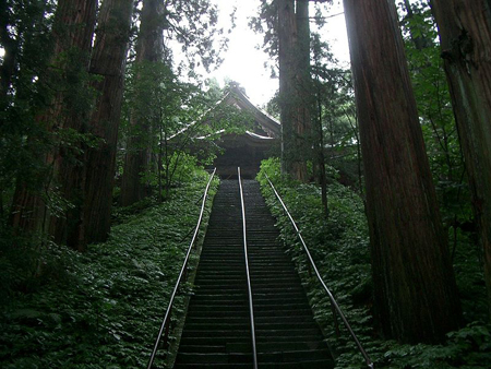 户隐神社