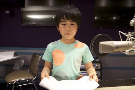 铃木福首次挑战声优工作 一人三角为《纸兔》配音