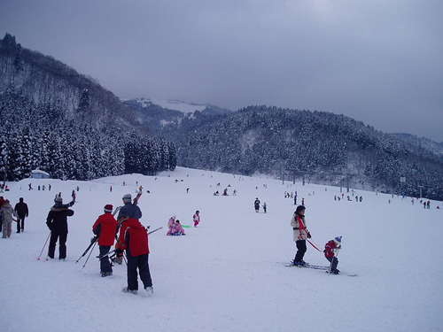 立山山麓滑雪场