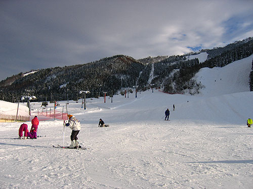 立山山麓滑雪场